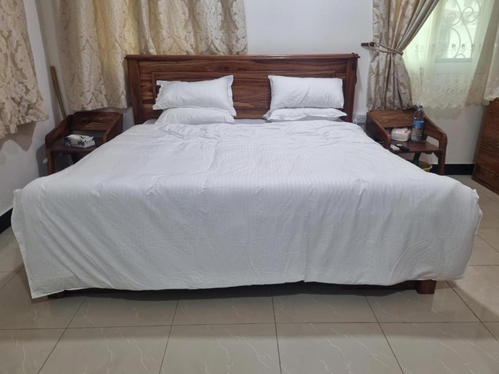 64 Zenj House Luxury Airport B&B Mbweni Екстер'єр фото