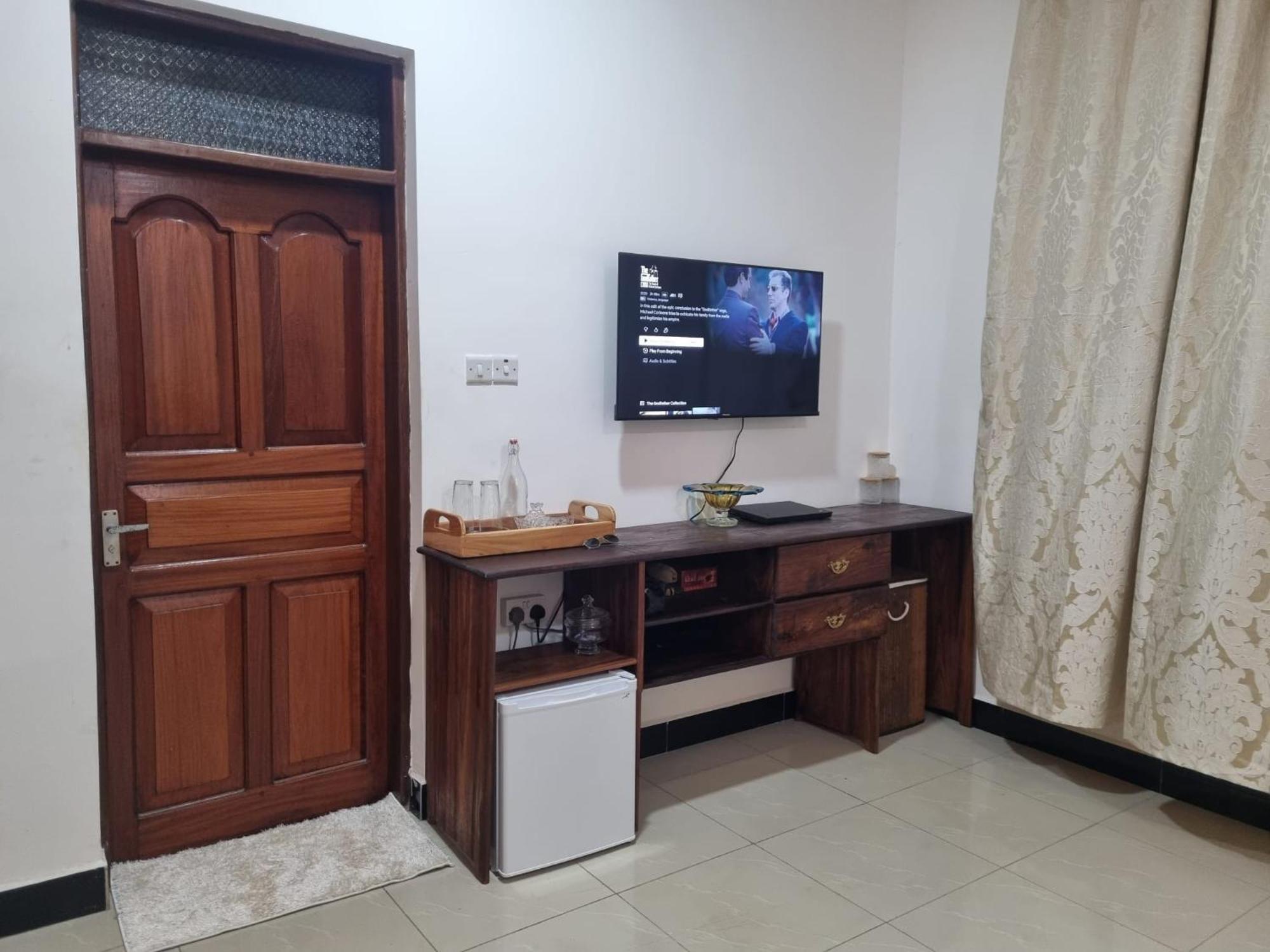 64 Zenj House Luxury Airport B&B Mbweni Екстер'єр фото