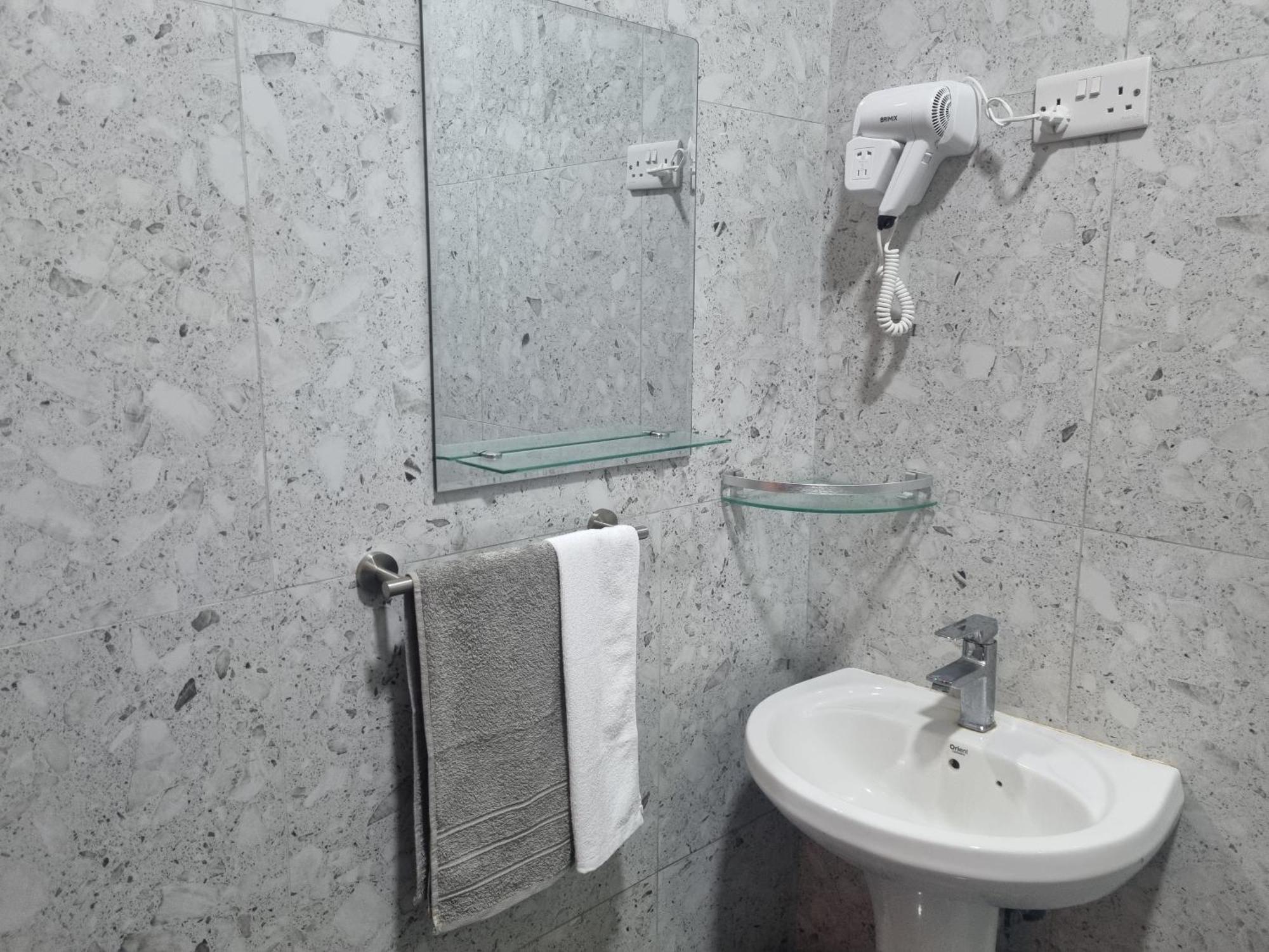 64 Zenj House Luxury Airport B&B Mbweni Екстер'єр фото