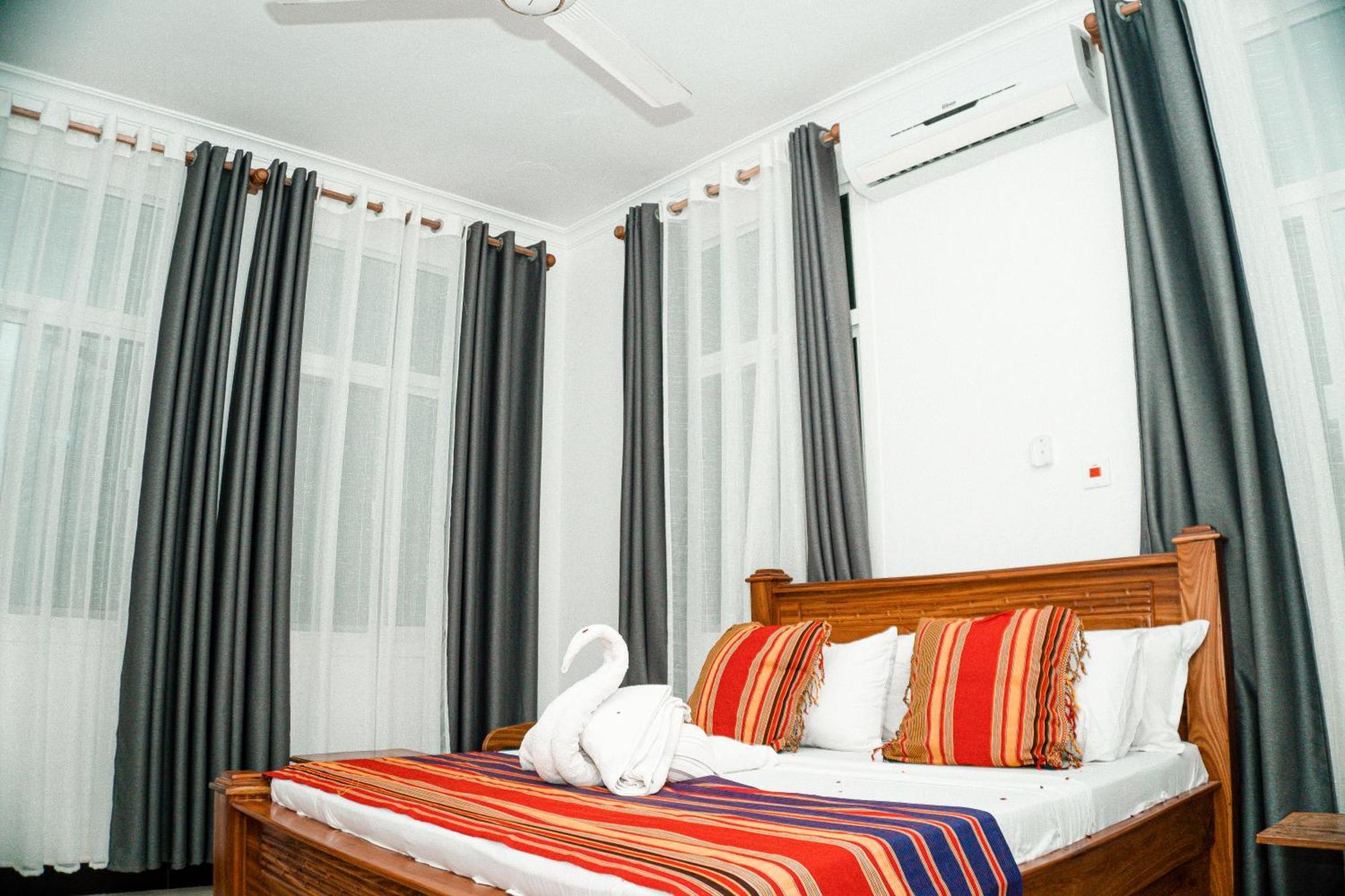 64 Zenj House Luxury Airport B&B Mbweni Екстер'єр фото