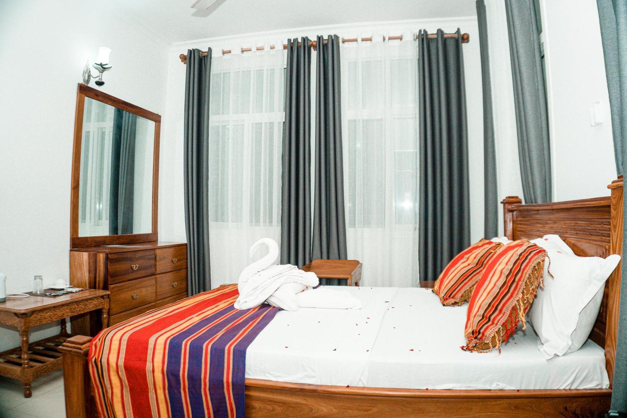 64 Zenj House Luxury Airport B&B Mbweni Екстер'єр фото