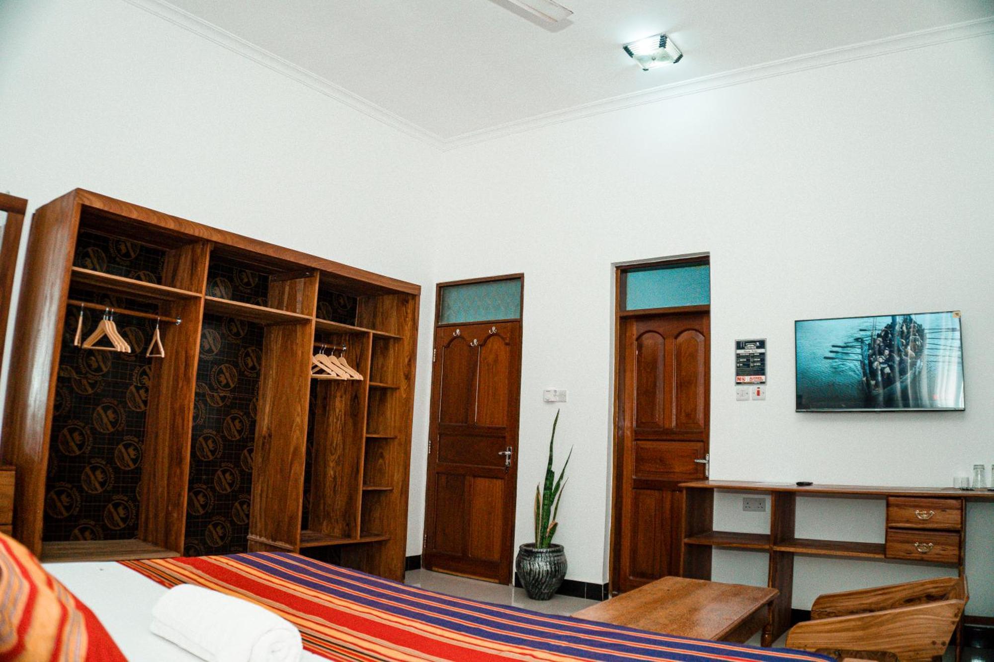 64 Zenj House Luxury Airport B&B Mbweni Екстер'єр фото