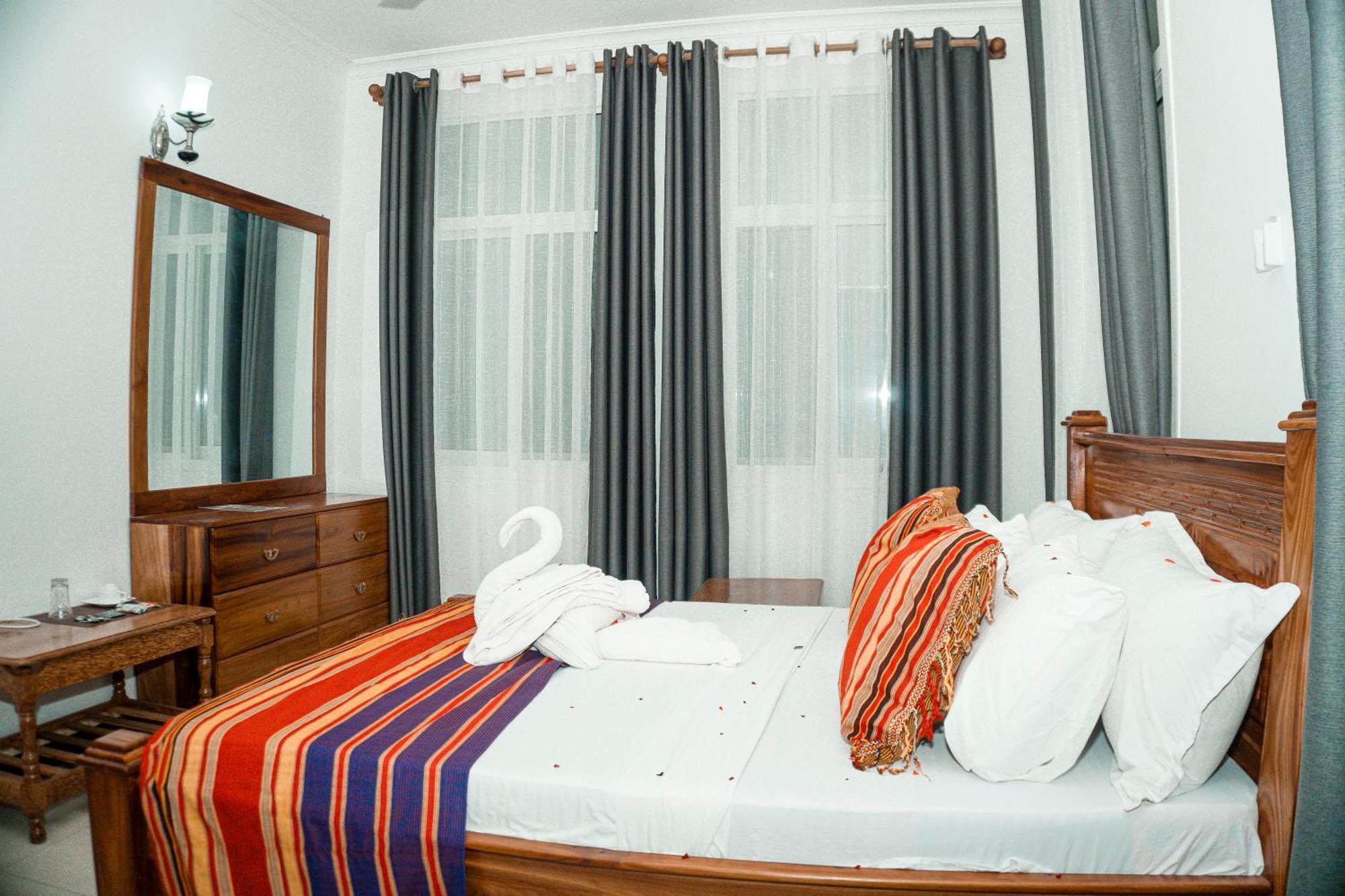 64 Zenj House Luxury Airport B&B Mbweni Екстер'єр фото