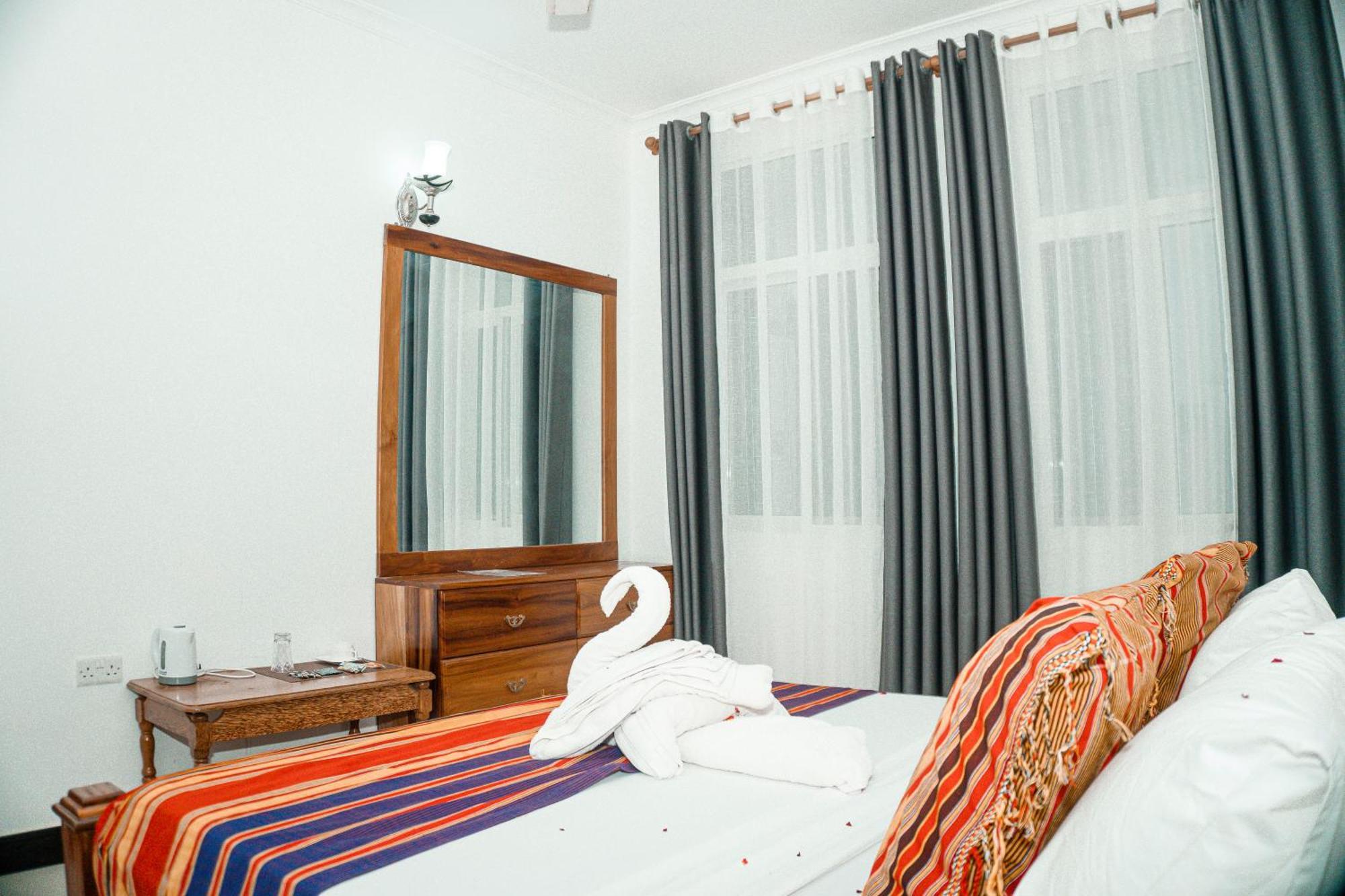 64 Zenj House Luxury Airport B&B Mbweni Екстер'єр фото